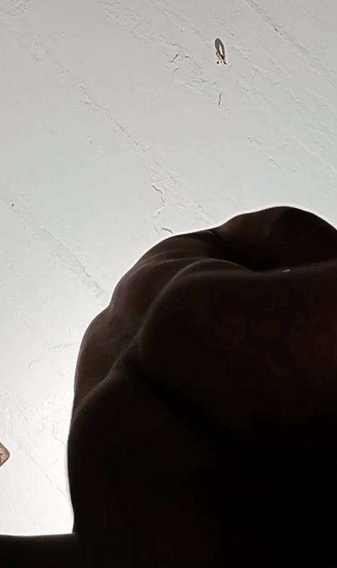 Desi bhabhi ko sadi unchi kr ke khade khade chod dala pura land andar bahr kiya.