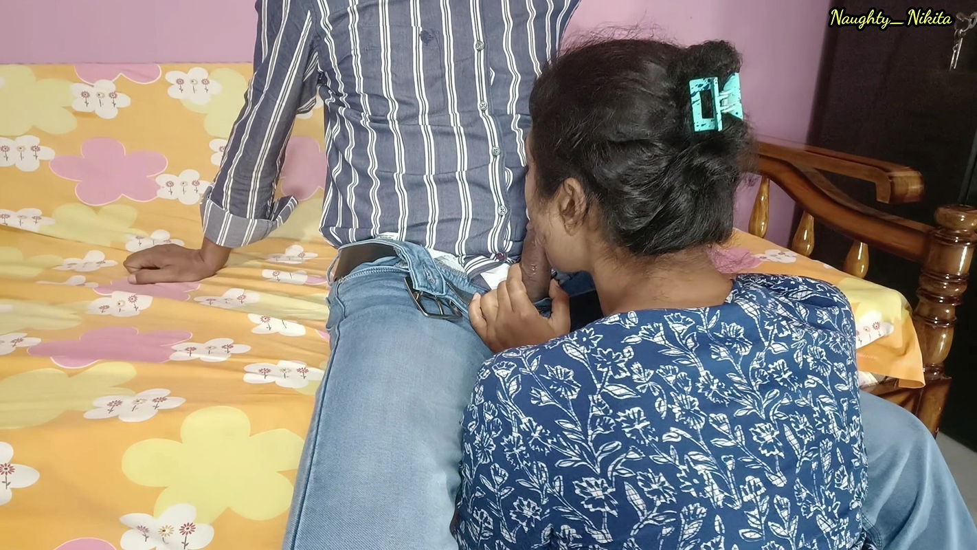 Desi girl fucked by his boyfriend in at home.