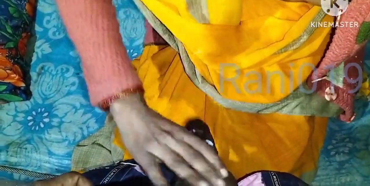 Desi housewife ki chudayi hasbend ne bhabhi ko garam kare ke chodha Bibi ki chikh nikal diya.