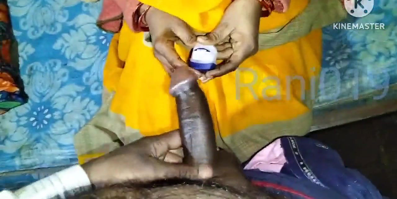 Desi housewife ki chudayi hasbend ne bhabhi ko garam kare ke chodha Bibi ki chikh nikal diya.