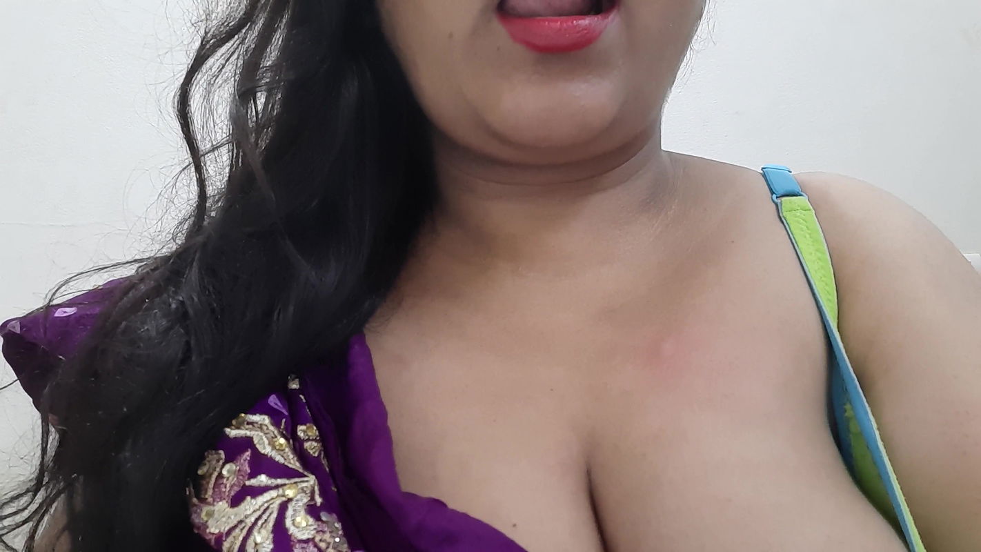 desi Indian horny girl does seducing saree stripping for her boyfriend on webcam part 2.