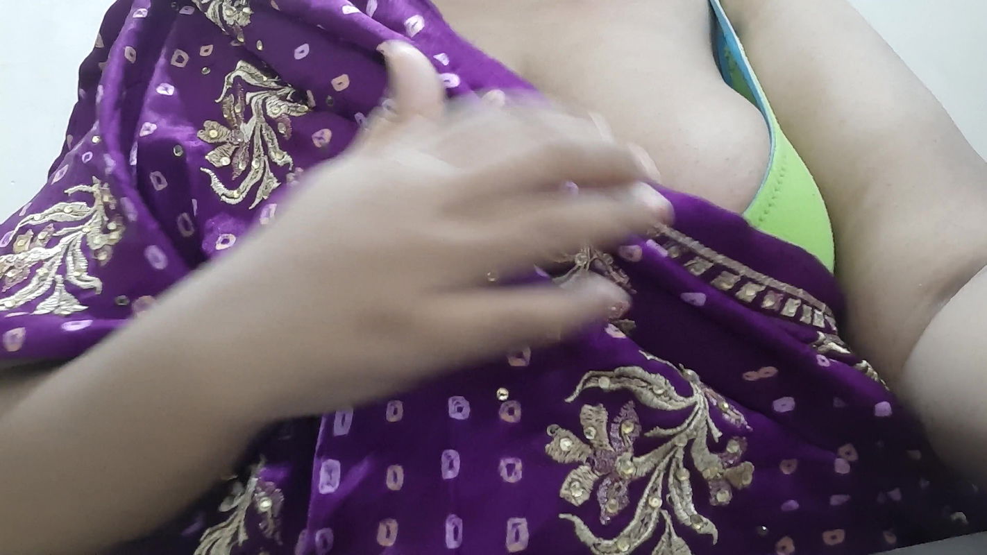 desi Indian horny girl does seducing saree stripping for her boyfriend on webcam part 2.