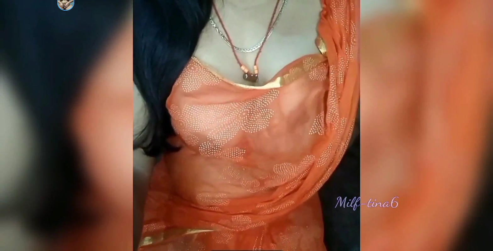 Desi sexy bhabhi bigboobs showing with dirty talking about fucking.big natural tits.
