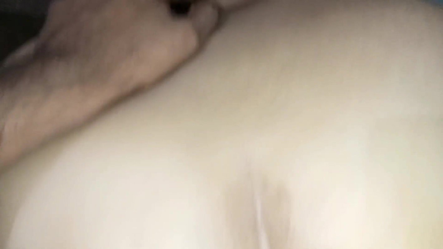 Girlfriend ko buri trha pela.