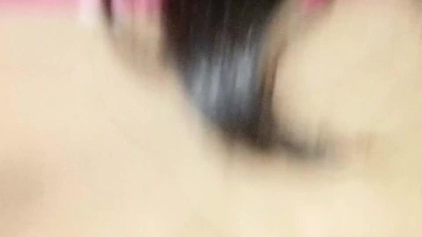 Girlfriend ko buri trha pela.