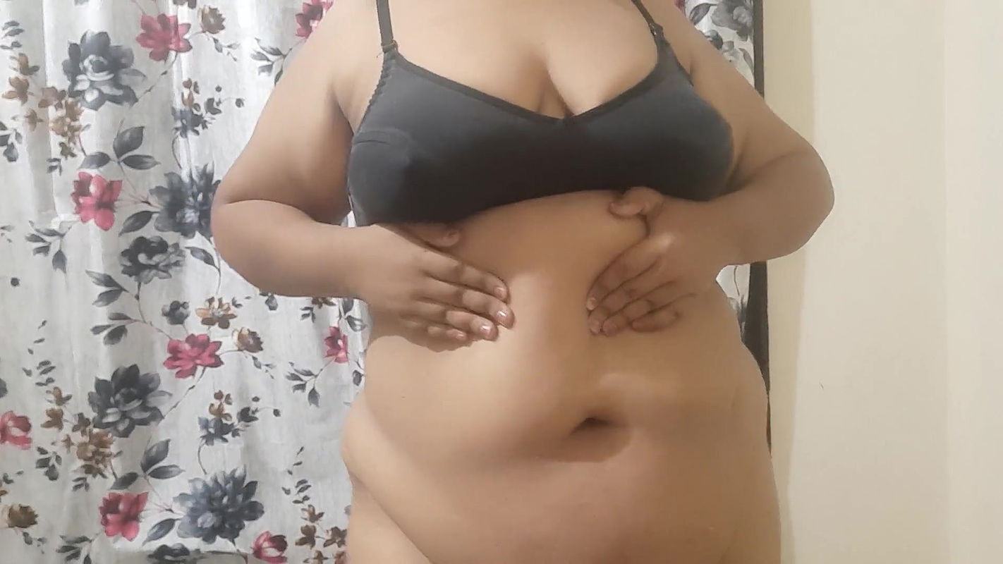 HORNY BHABHI WANTS BOYS TO TOUCH HER BIG JUICY BOOBS.