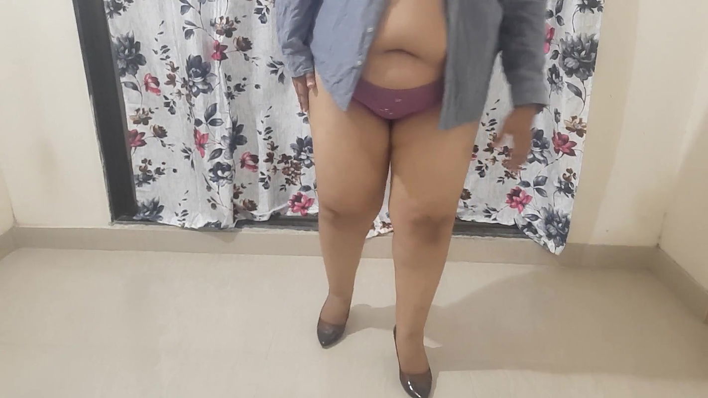 HORNY INDIAN WIFE SEDUCING HER BOSS IN OFFICE ON VIDEO CALL PART 2.