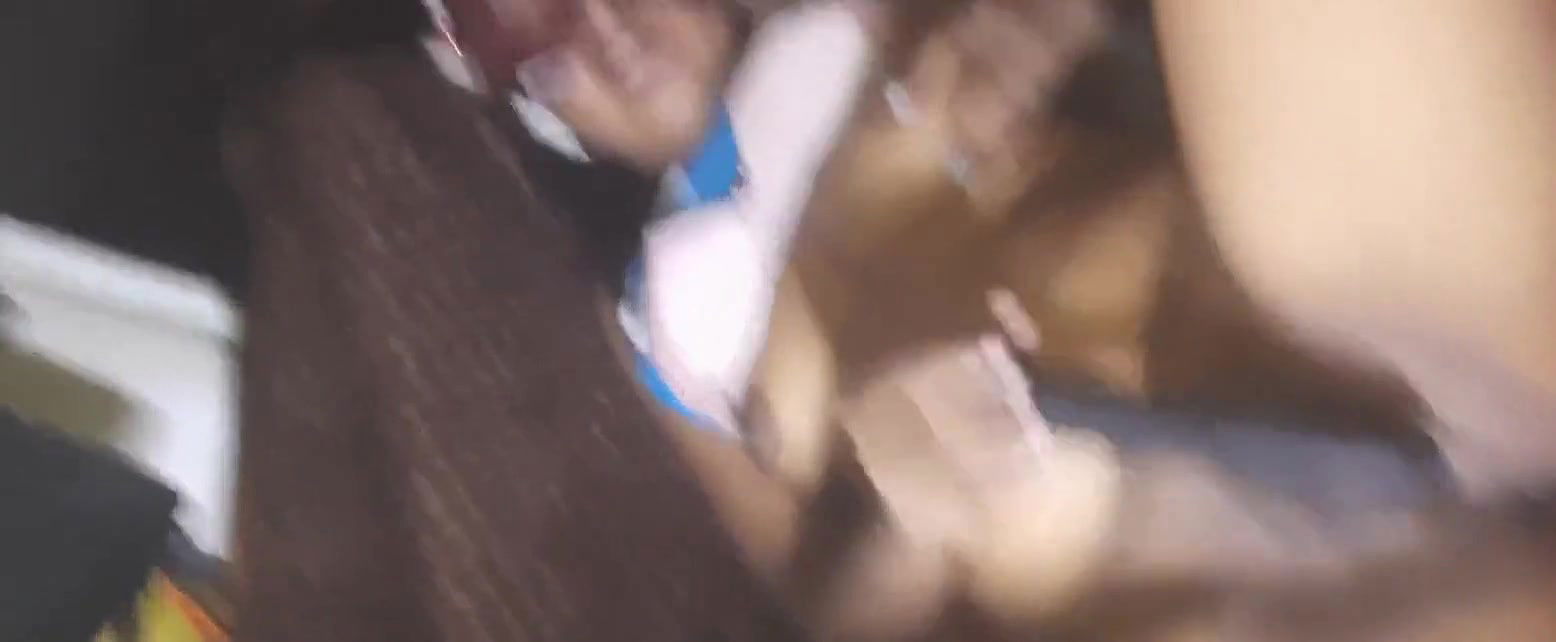 Horny Sri Lankan girl masturbating pussy with Dilido She rubbed her bushy pussy video thrills the sex excitement well.