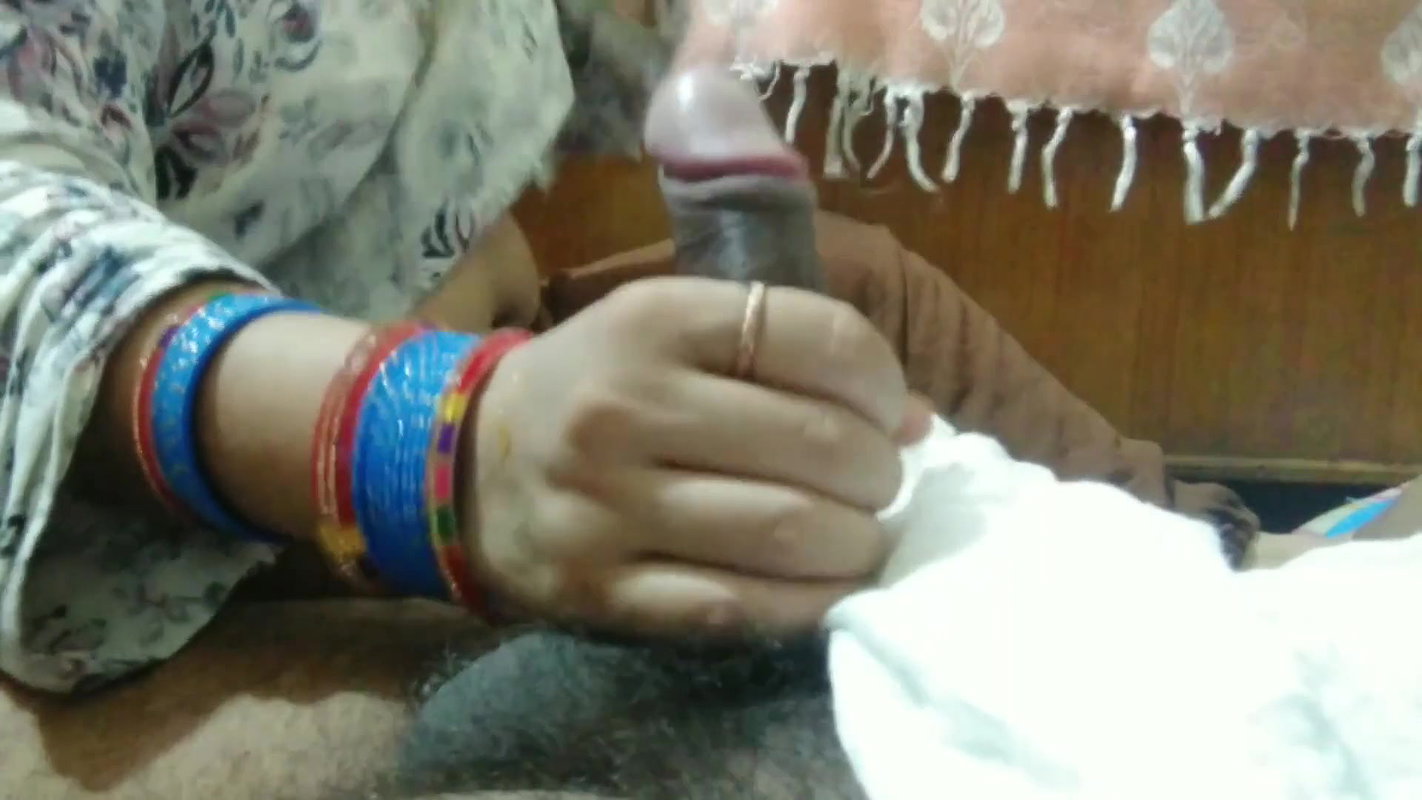 Hot bhabhi love my penis.