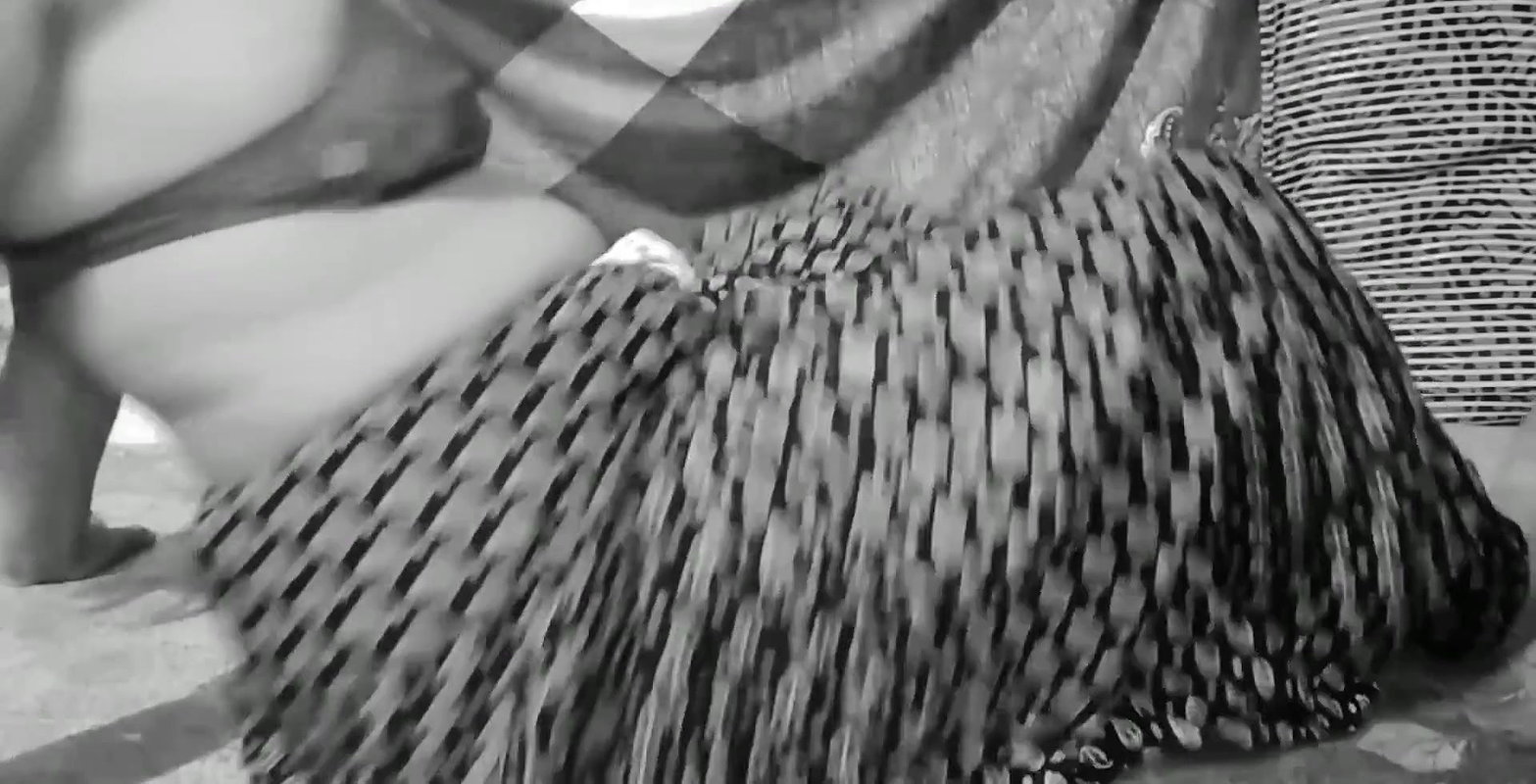 Hot mature wife full body parts show.