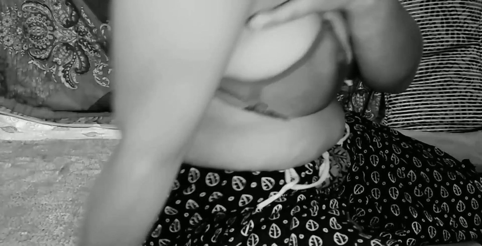 Hot mature wife full body parts show.