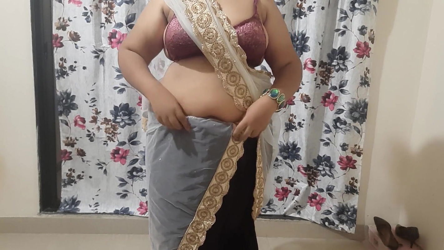 hot naughty Indian desi bhabhi getting ready for her secret boyfriend.