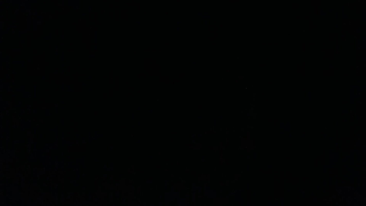 Hot wife fucking home.