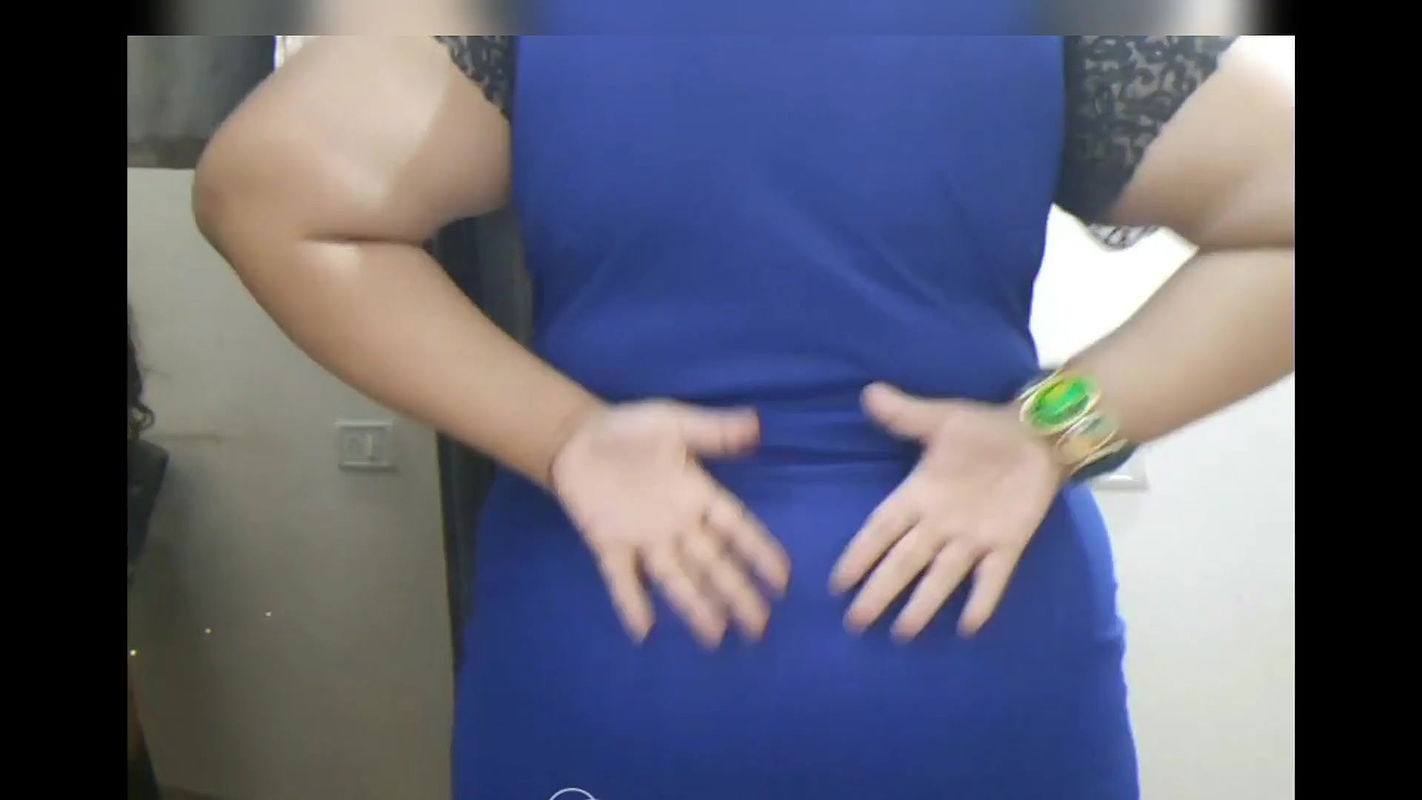 INDIAN BHABHI HAVING VIDEO CALL WITH HER BOYFRIEND.