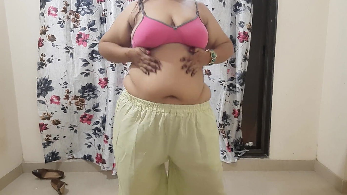 Indian desi bhabhi getting horny for her sex night.