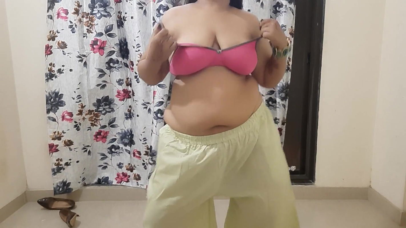 Indian desi bhabhi getting horny for her sex night.