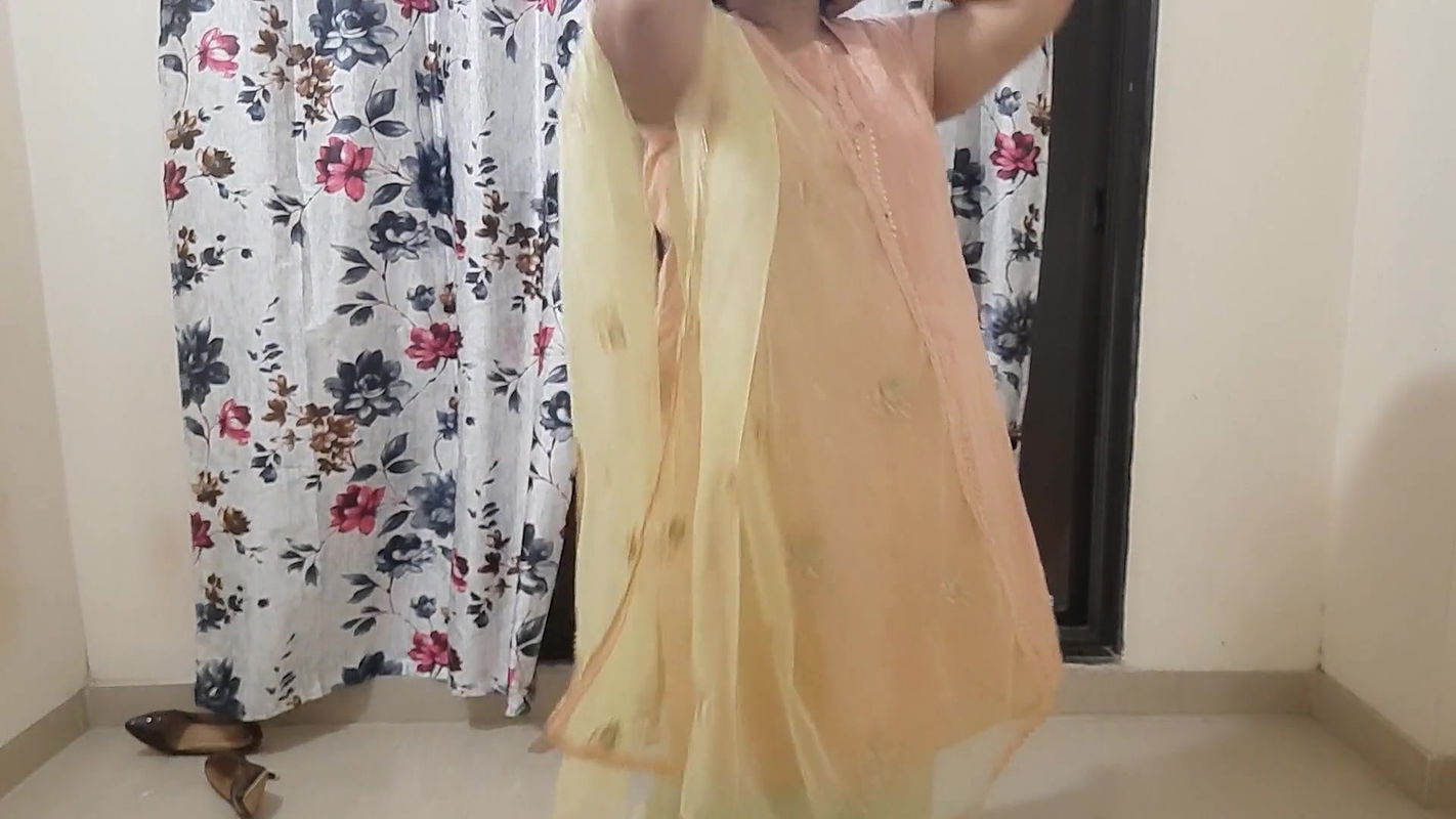 Indian horny bride getting ready for her suhagrat – hidden camera in room.