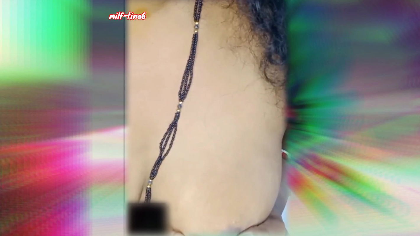 Indian housewife video call on her boyfriend to showing boobs and pussy doing masturbating.