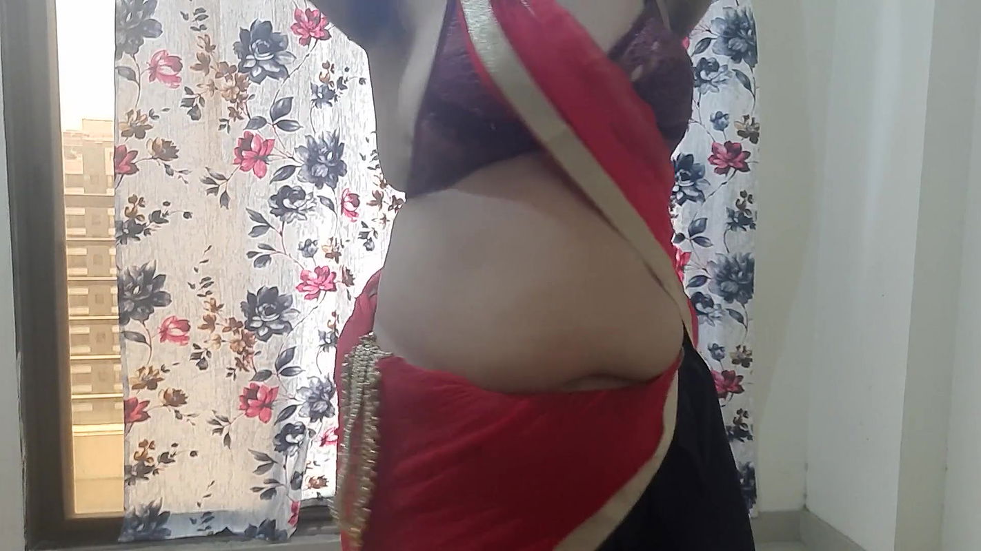 INDIAN NAUGHTY HORNY DESI BHABHI GETTING READY FOR HER STRIP PARTY.