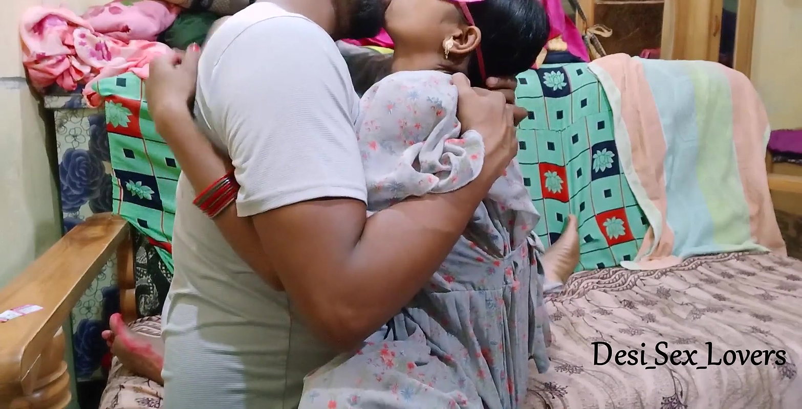 Jawan Aur Haseen Desi Biwi Ki Us Kay Ghar Mai Mast Chudai Aur Gaand Bhi Mari.