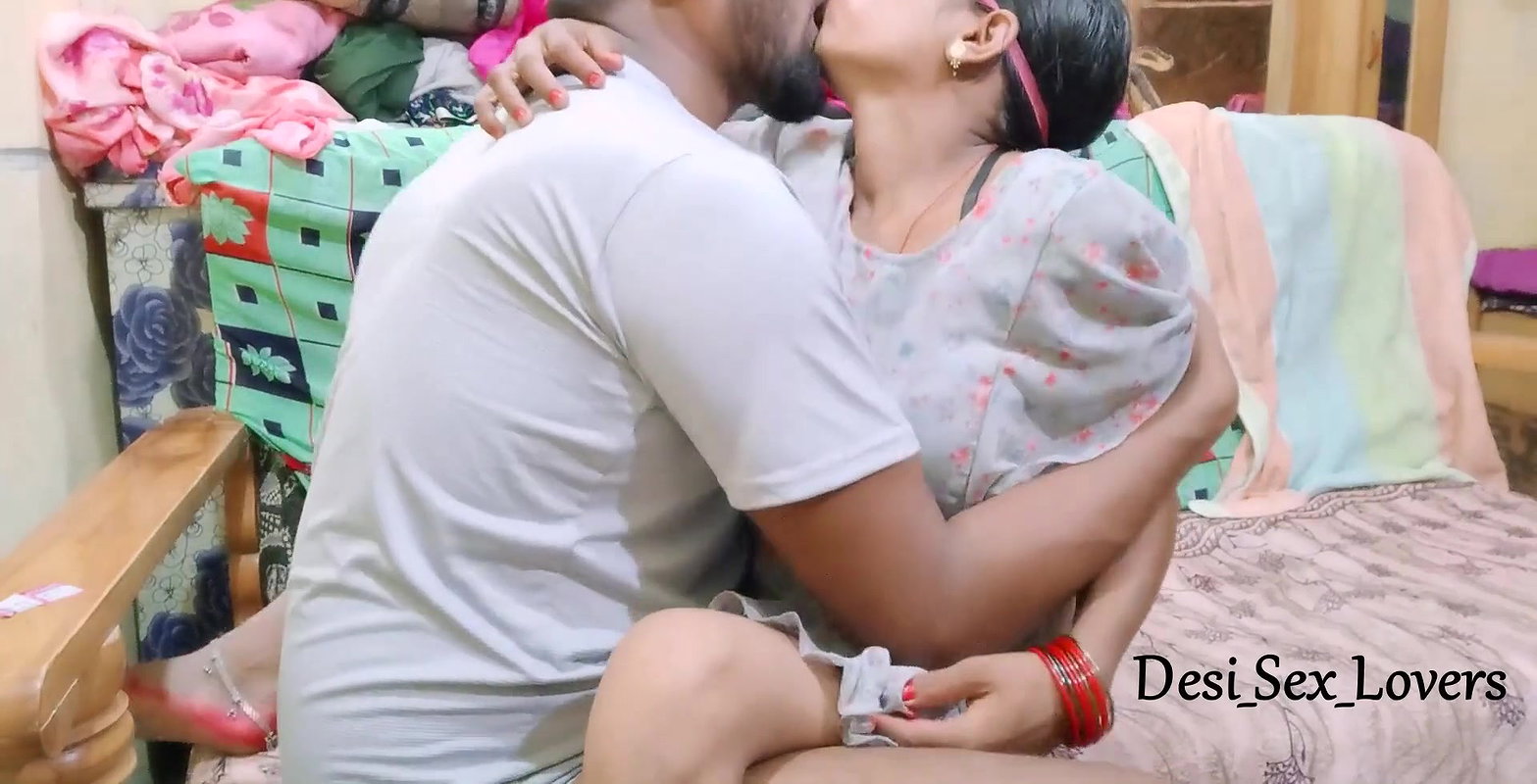 Jawan Aur Haseen Desi Biwi Ki Us Kay Ghar Mai Mast Chudai Aur Gaand Bhi Mari.