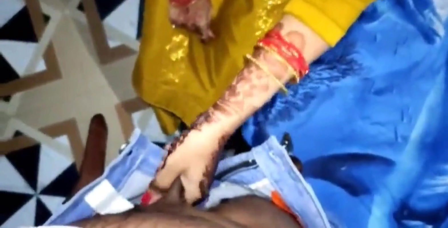 Karawa chauth k din dewar ne young bhabhi ki chudayi kiya.