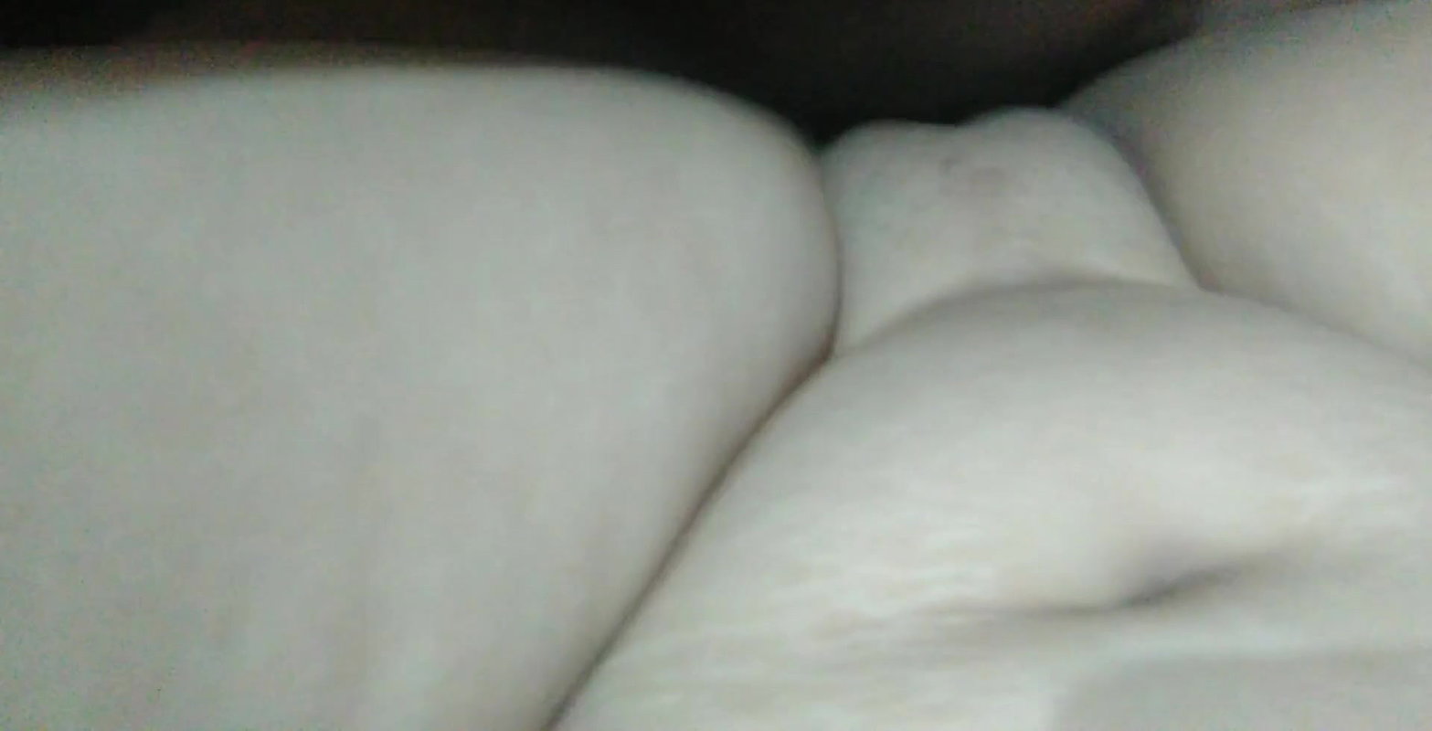 Kiraya dene k badle makan Malik k ladke se chudai karwayi.