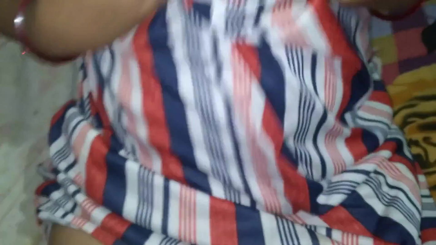 Mastbhabhi ke boobs teen huge girl.