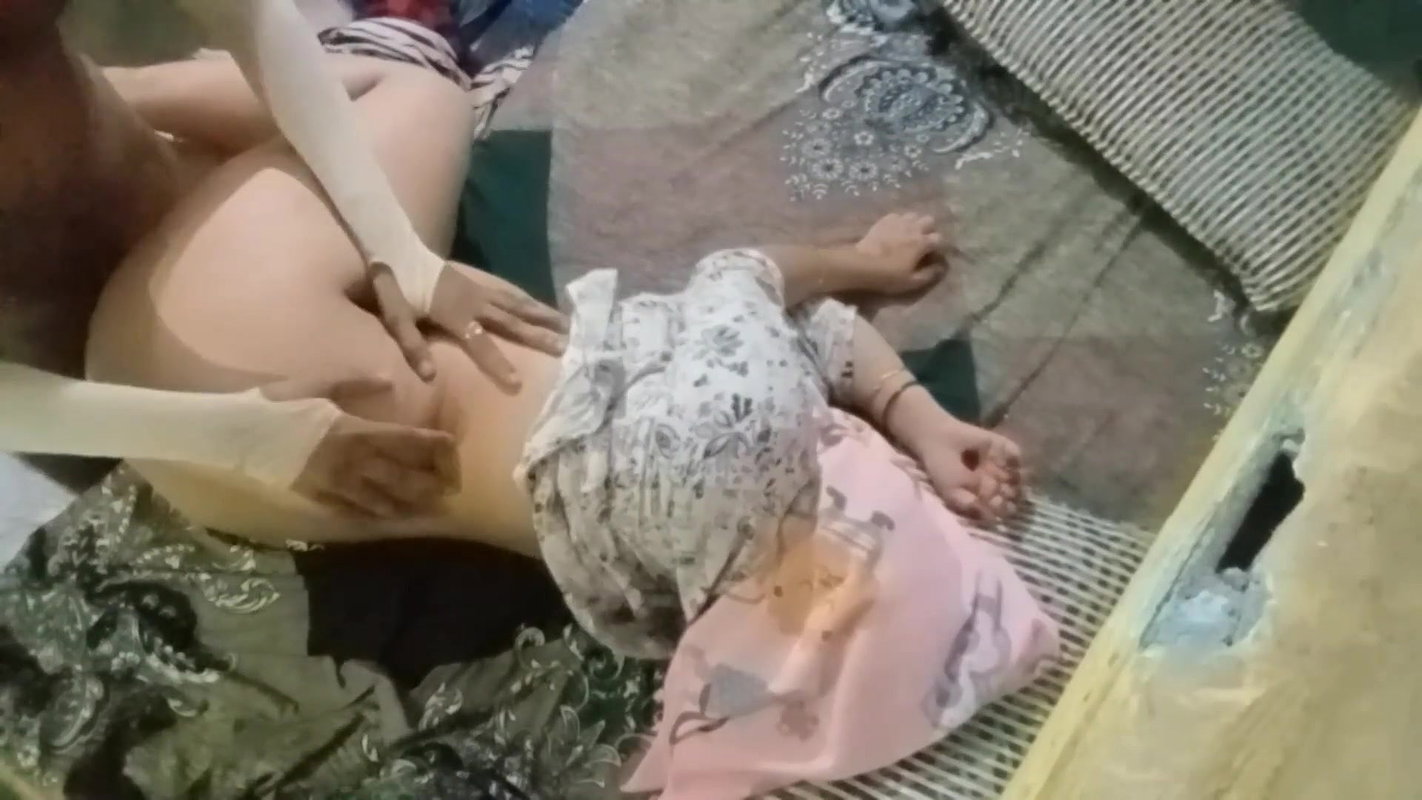 MOTI GAAND WALI REKHA MAAMI KO USKE BHANJE NE RAAT Ko CHODA Part2.