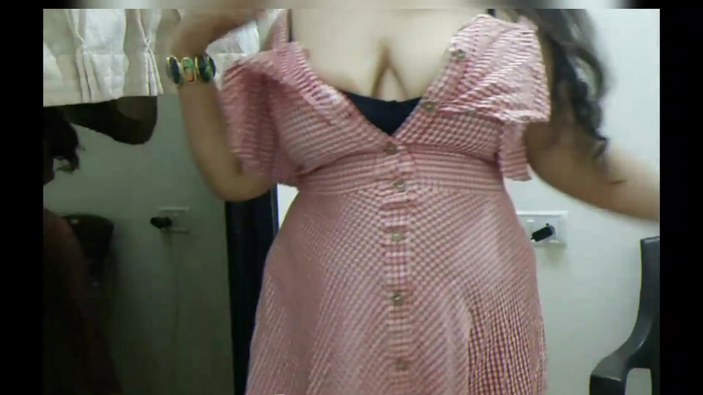 x Naughty bhabhi seducing her neighbor.