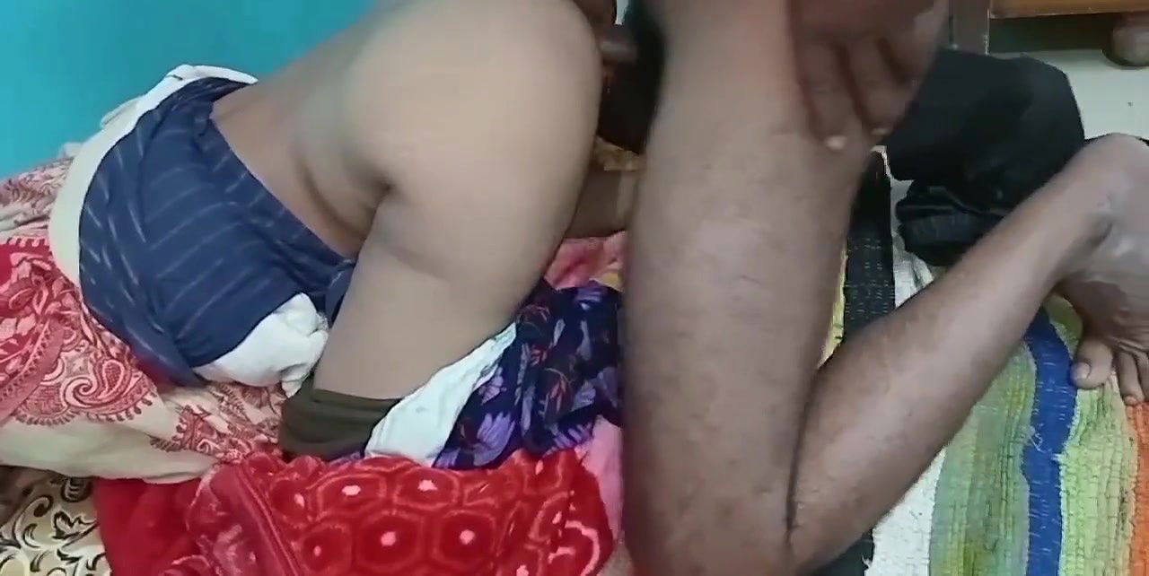 On the occasion of new year, sister-in-law gifted her brother-in-law Fuck given a chance.