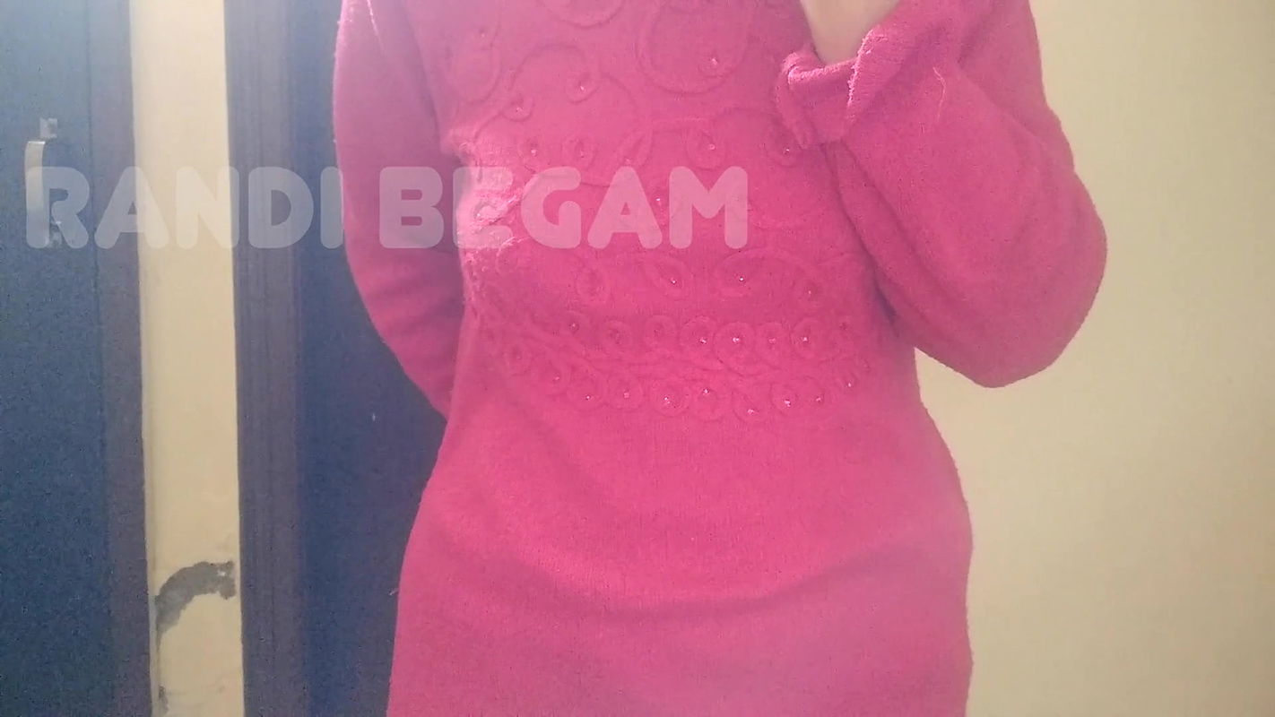 Padosi aur padoshan ki chudai, Padoshan ne apni balcony me karwayi chudai- hindi talk-dirty talk by Randi Begam.