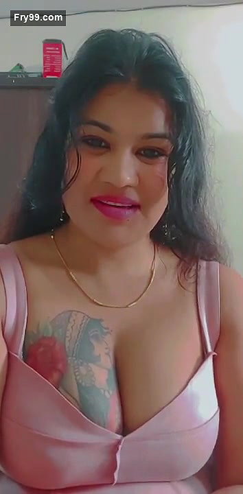 Big Boob B-Grade Actress Soniya Maheshwari Huge Cleavage Show
