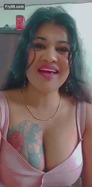 Big Boob B-Grade Actress Soniya Maheshwari Huge Cleavage Show