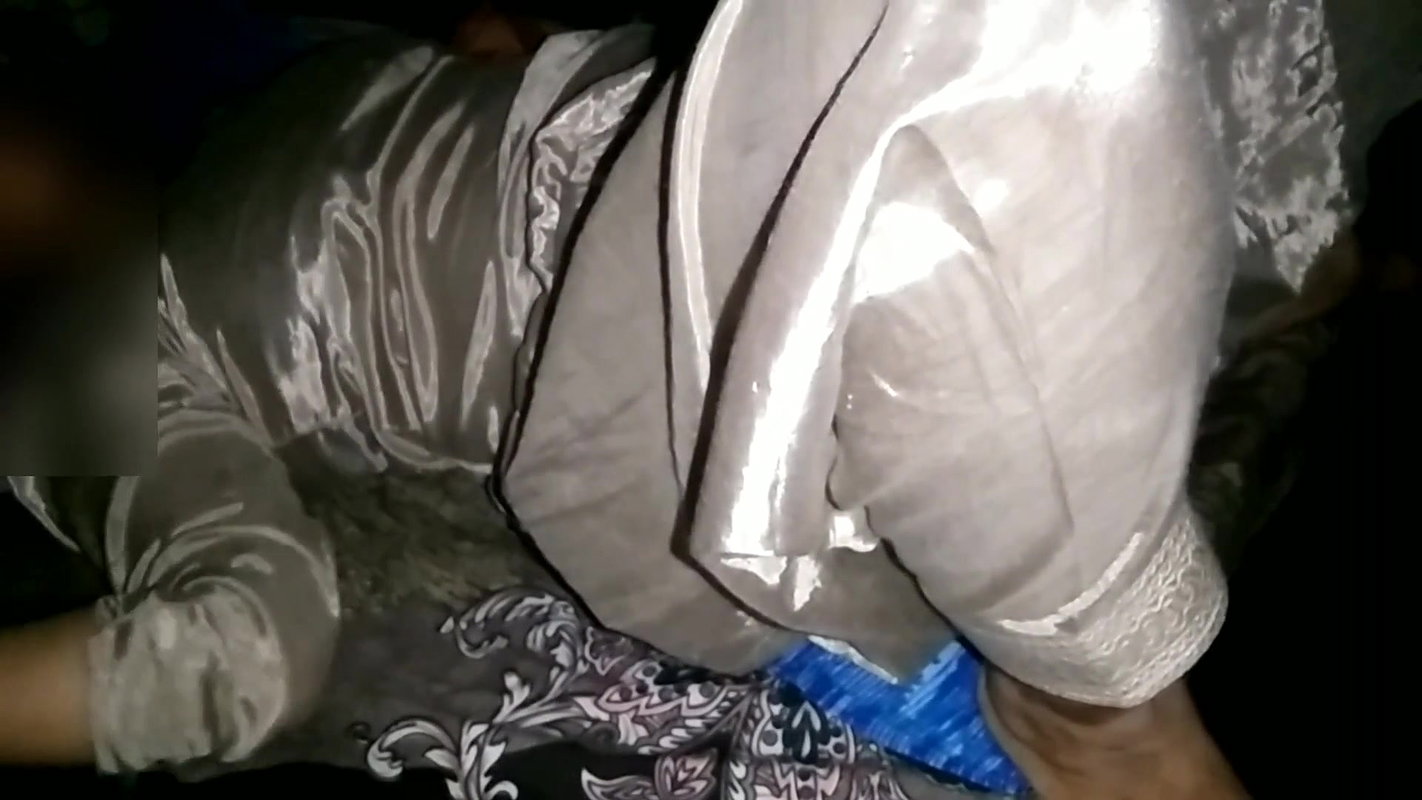 PunjabiAnita Arora aunty ko ghar jaakr pela.