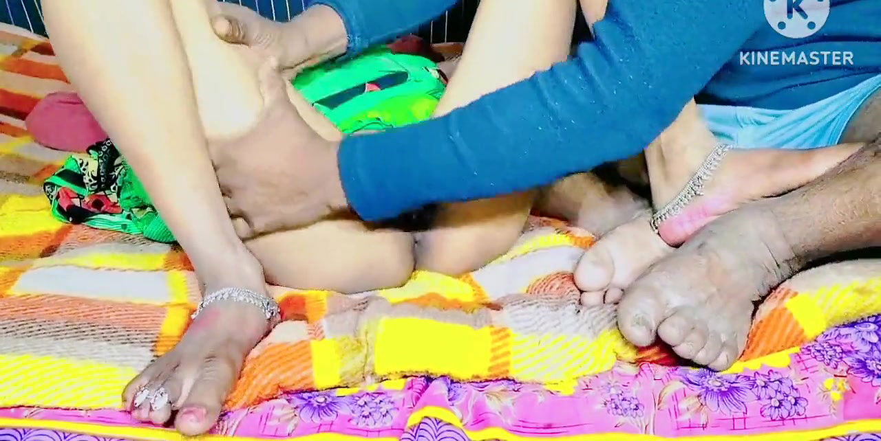 Rani Desi bhabhi ki chudayi devar ne bhabhi ki chudayi ke bal safe Rani Bhabhi ne devar se chubai devar ne ki mast chuda.