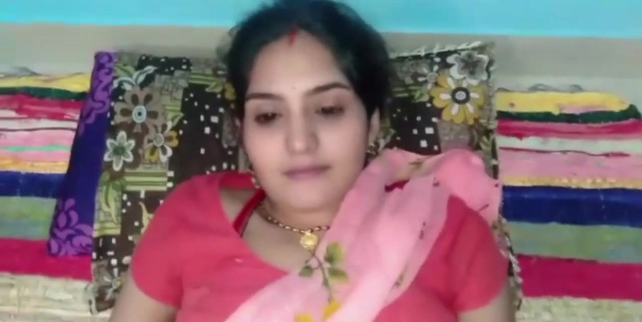 Reshma create sex relation with pizza delivery boy behind husband.