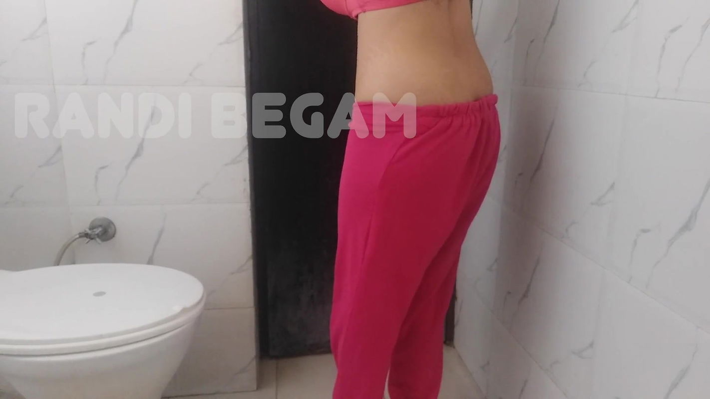 Sasur-Bahu Chudai in bathroom- Hindi Talk -Dirty Talk by Randi Begam.