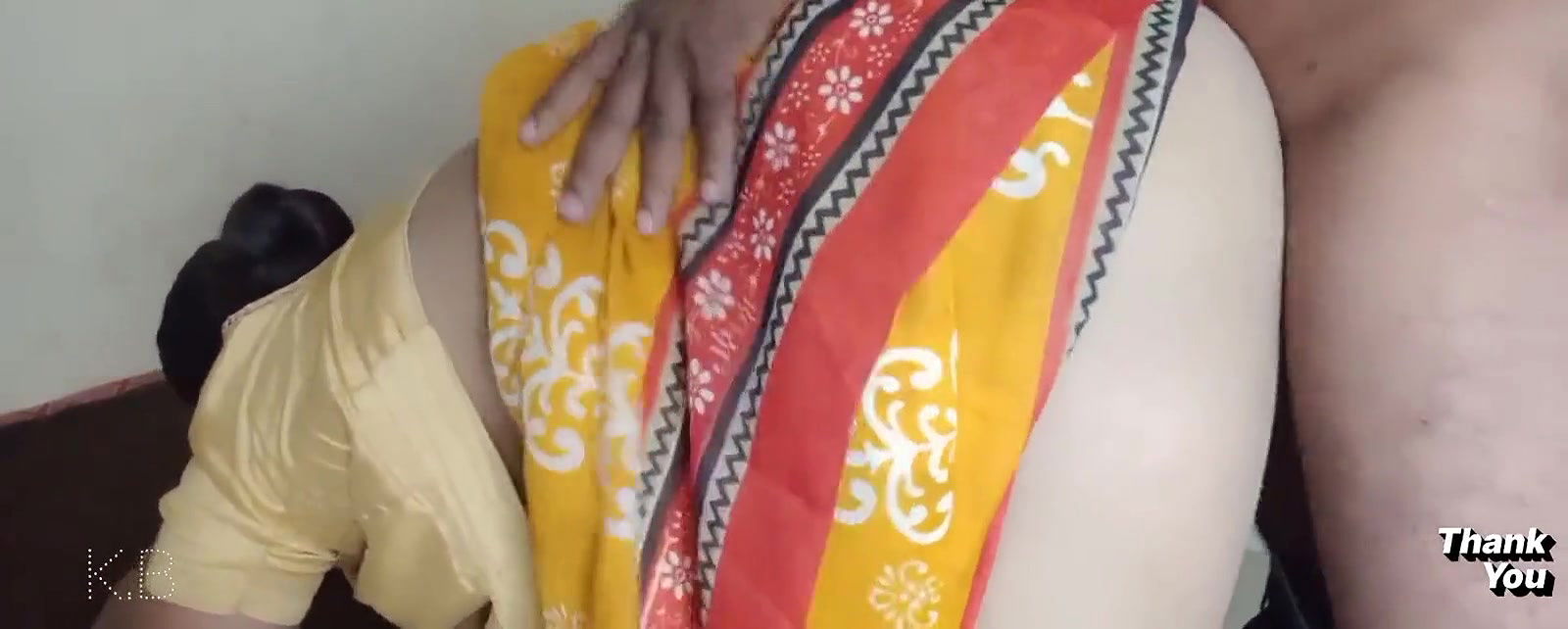 Shaddi me aai Aanty ko ghodi bana kar choda hindi language me bhabhi ko pichhe se doggy position me choda hindi audio mo.