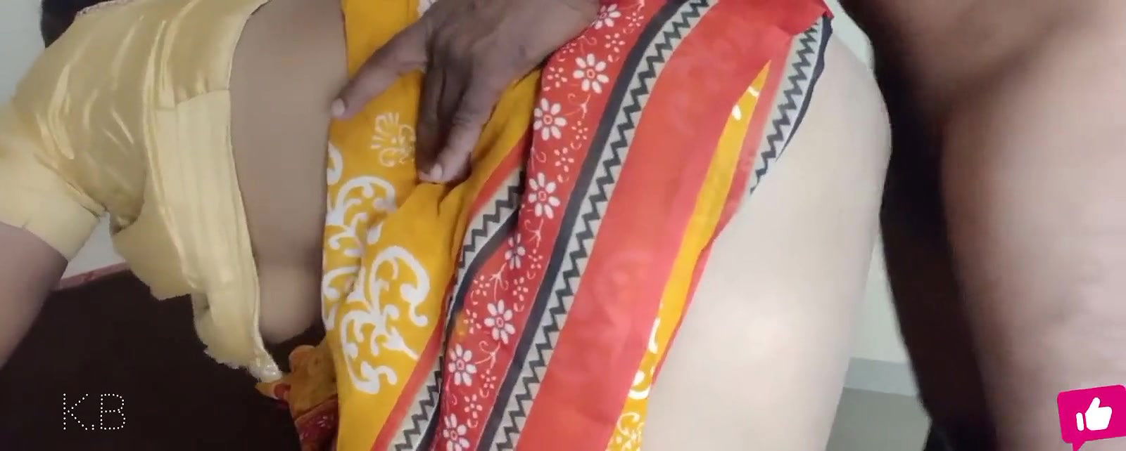 Shaddi me aai Aanty ko ghodi bana kar choda hindi language me bhabhi ko pichhe se doggy position me choda hindi audio mo.