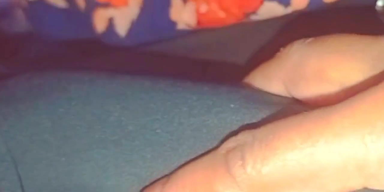 xShare bed with stepsister indian muh boli bhan k sath bed dete kiya pher bhn ne dhere se land pakd leya.