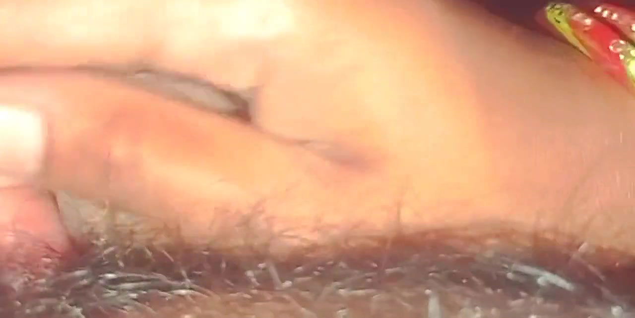 xShare bed with stepsister indian muh boli bhan k sath bed dete kiya pher bhn ne dhere se land pakd leya.