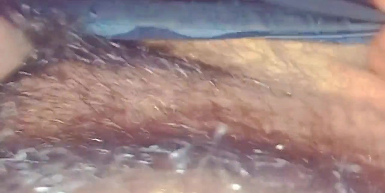 xShare bed with stepsister indian muh boli bhan k sath bed dete kiya pher bhn ne dhere se land pakd leya.