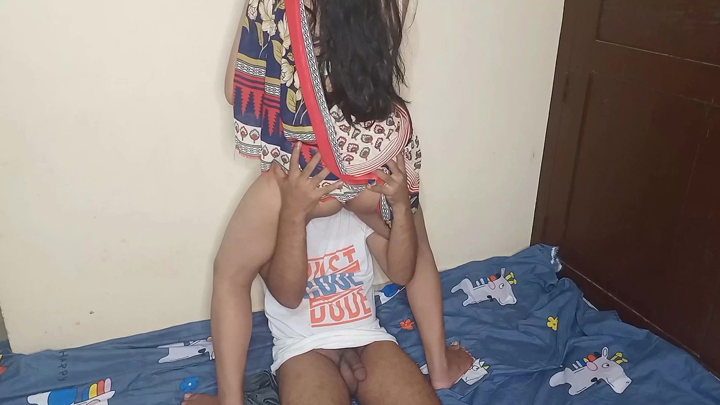 So rhi Maid Ko Chut Chatkar Jagaya Fir Jabrdasti Pel Diya.