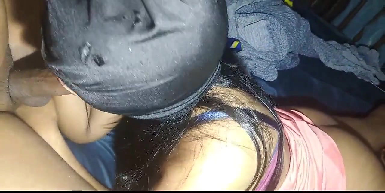 Sri Lankan sexy wife gets kissed fiercely by her husband and they started exchanging their hotness mood.