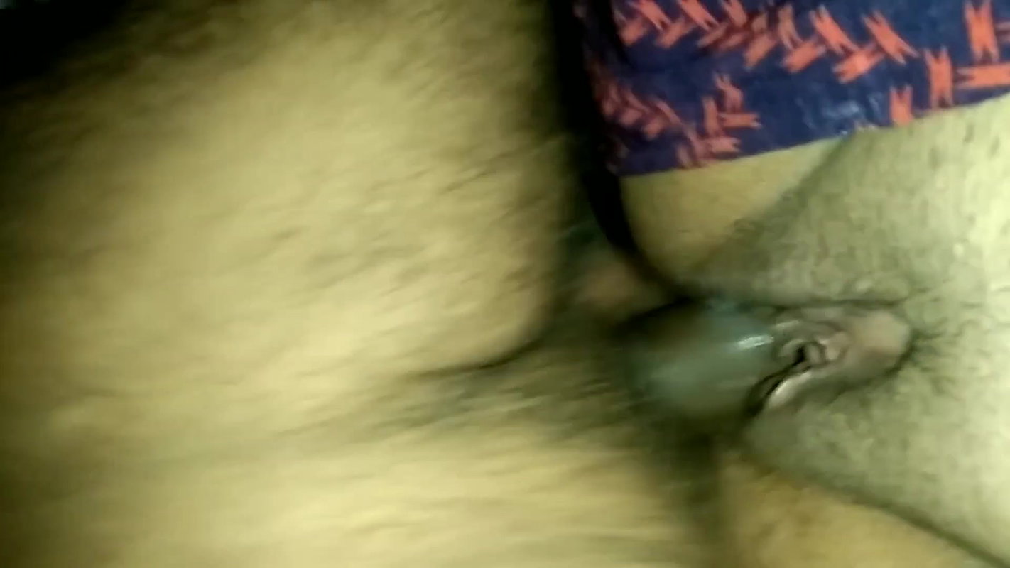 Stepsister ne raat ko ghar bula kr boyfriend se chudwaya.