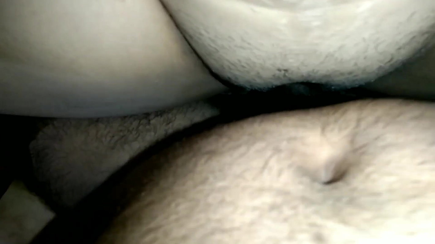 Stepsister ne raat ko ghar bula kr boyfriend se chudwaya.