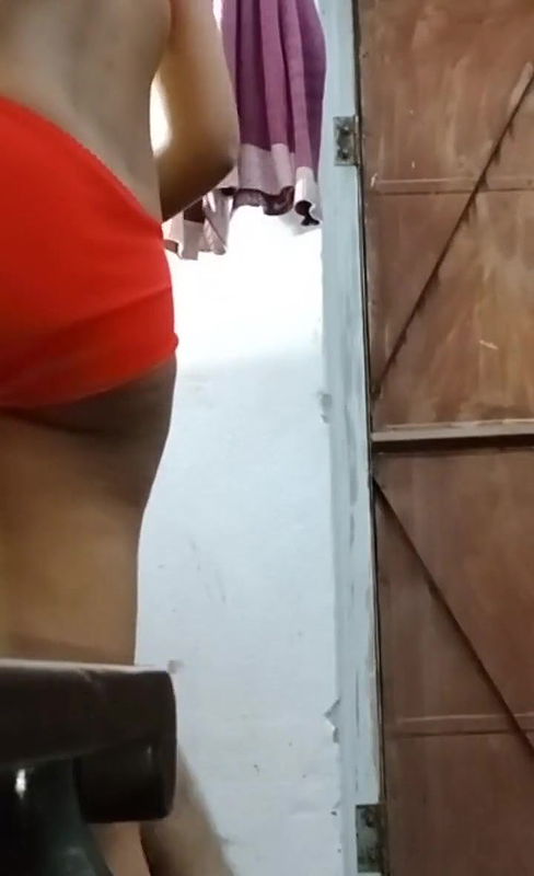 Sunita ke akle dekh k us k boyfriend ne chod dala.