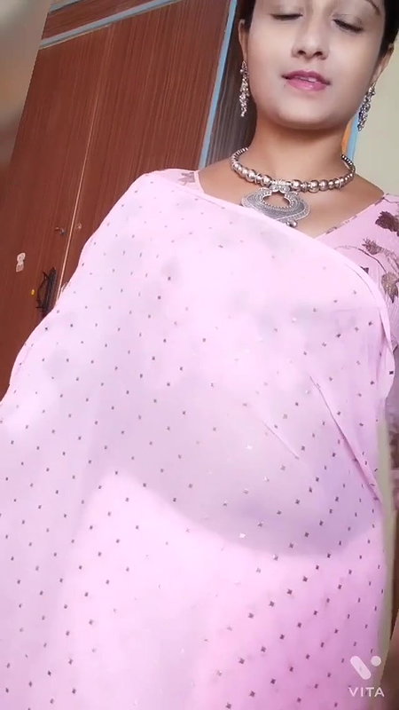 Beautiful Indian Bhabhi Striptease Selfie