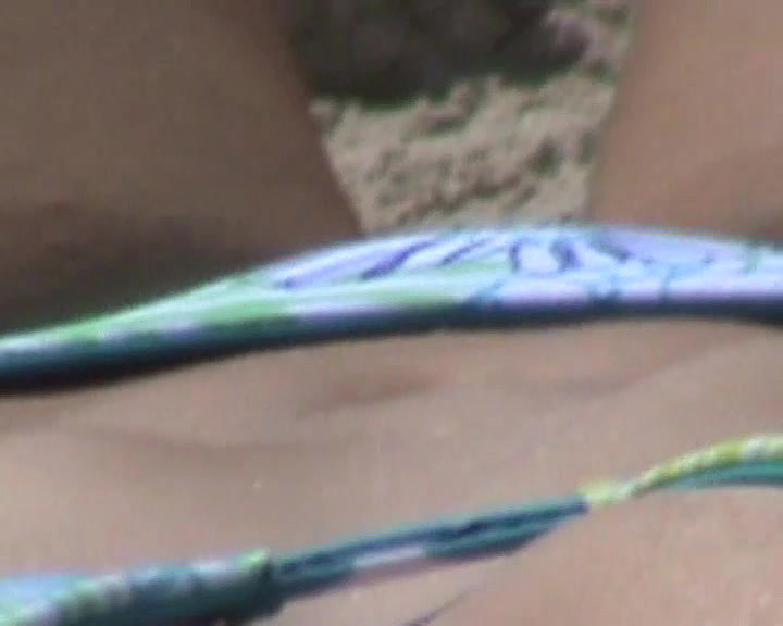 Amateur beach wife blowing in public_11343170
